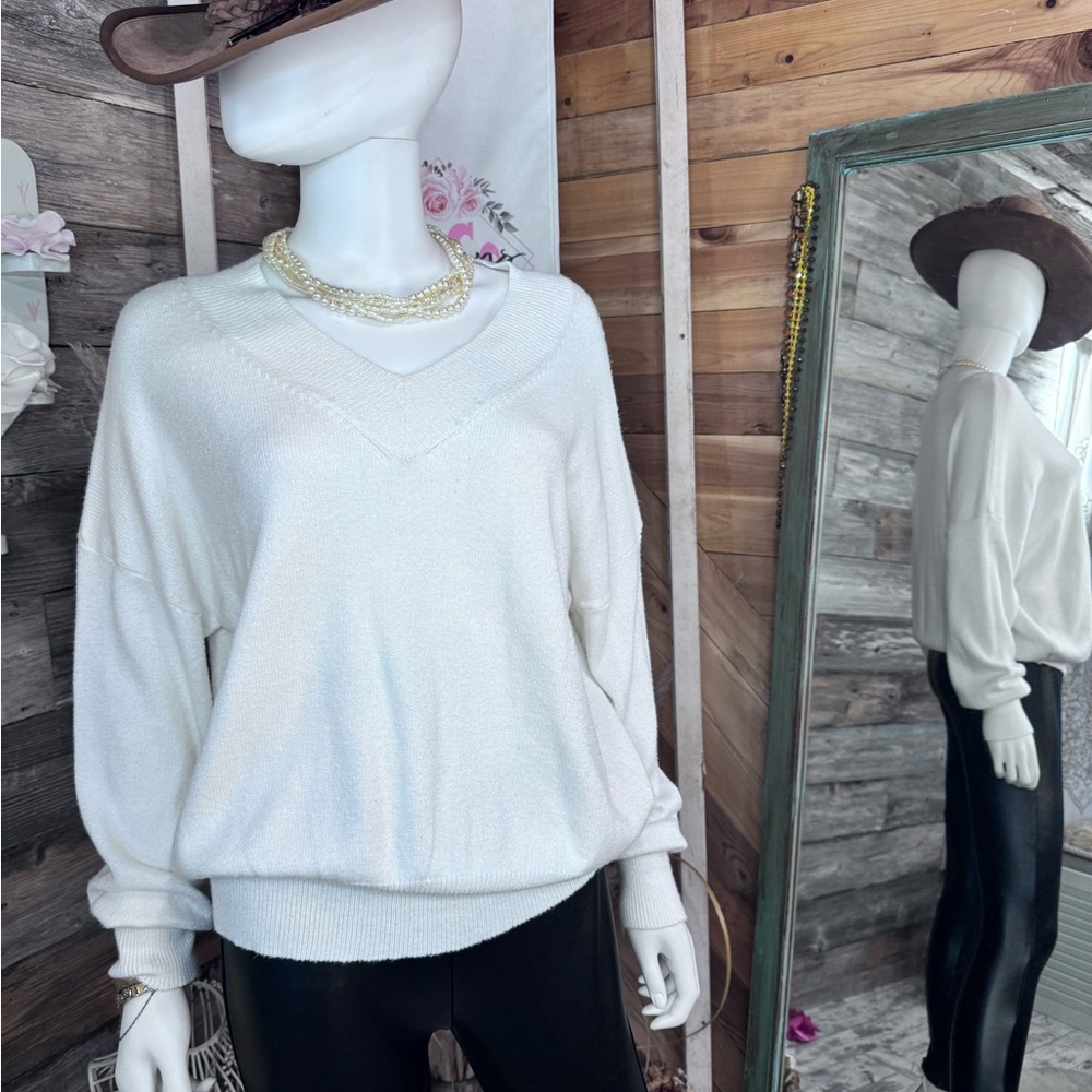 Philosophy Drop Shoulder Cream V-Neck Sweater - Size Large